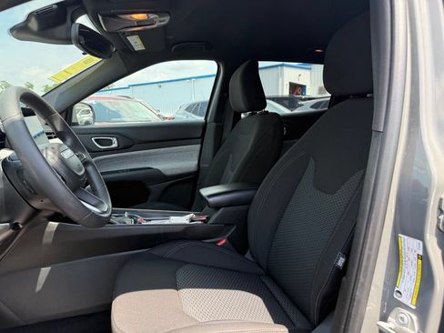 Used 2023 Jeep Compass Sport AWD/4WD image 24