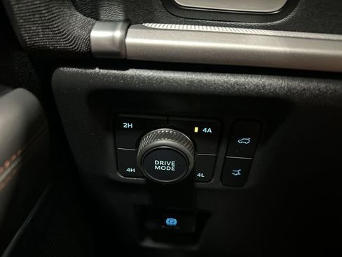 Used 2025 Ford Expedition Active image 33