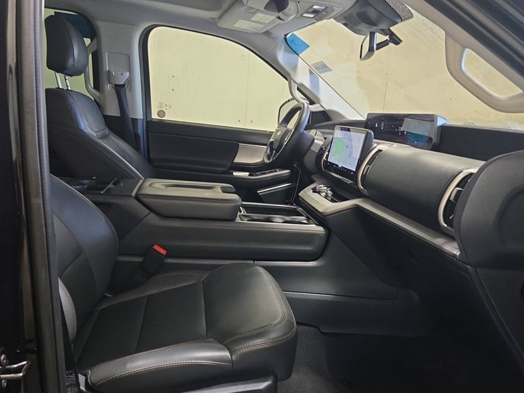 Used 2025 Ford Expedition Max Active AWD/4WD image 5