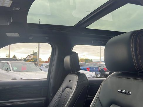 Used 2022 Ford Expedition Platinum image 13