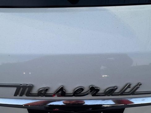 Used 2018 Maserati Levante image 18