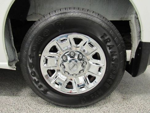Used 2017 Nissan NV 3500 SV w/ Technology Package image 11