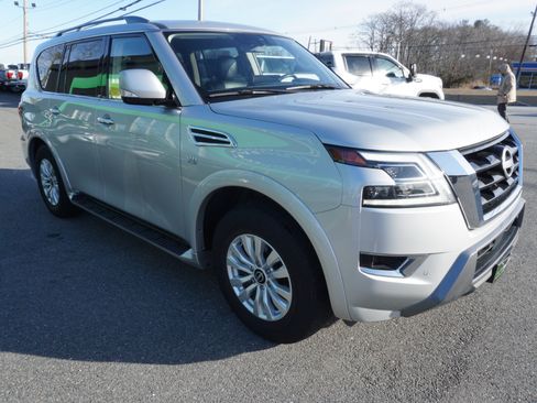 Used 2021 Nissan Armada SV image 5