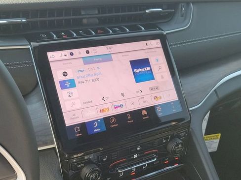 New 2025 Jeep Grand Cherokee Limited w/ Black Appearance Package image 10