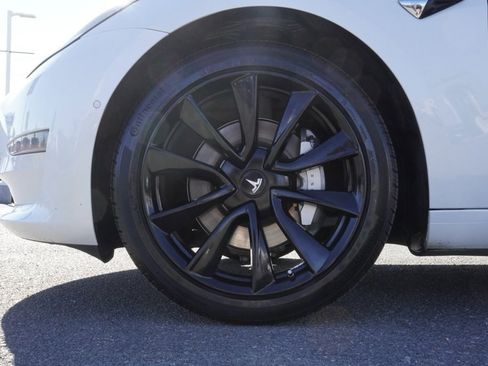 Used 2020 Tesla Model 3 Standard Range Plus image 10