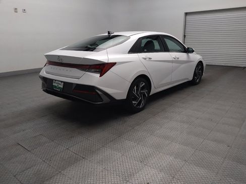 Used 2025 Hyundai Elantra SEL FWD image 9