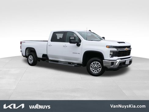 Used 2025 Chevrolet Silverado 2500 LT w/ Convenience Package AWD/4WD image 1