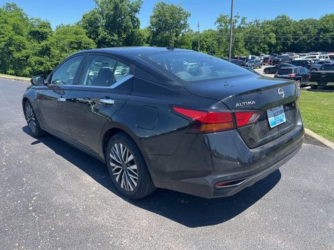 Used 2024 Nissan Altima 2.5 SV FWD image 4