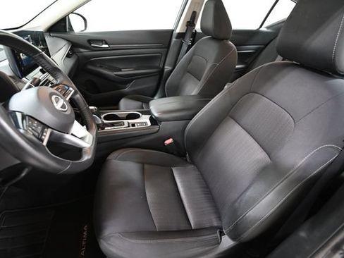 Used 2024 Nissan Altima 2.5 SV w/ SV Premium Package FWD image 8