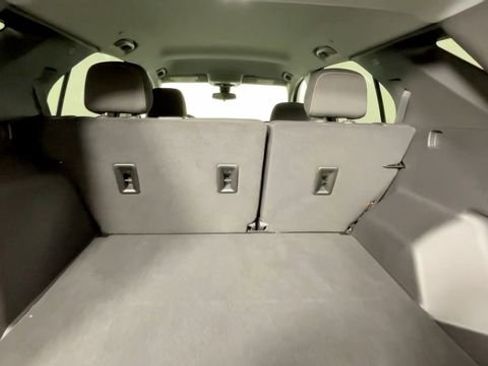 Used 2024 Chevrolet Equinox LT FWD image 17