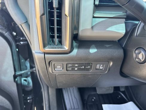 Used 2025 GMC Hummer EV 3X AWD/4WD image 32