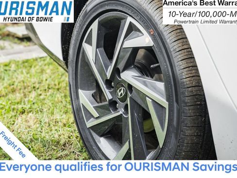 New 2025 Hyundai Elantra Limited image 12