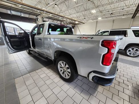 Used 2020 Chevrolet Silverado 1500 Custom w/ Custom Value Package AWD/4WD image 4
