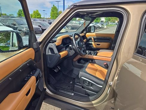 Used 2021 Land Rover Defender 110 X AWD/4WD image 16