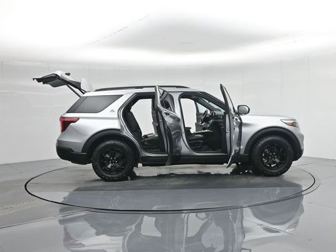 Used 2023 Ford Explorer Timberline image 5