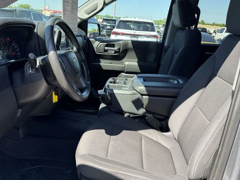 Used 2020 Chevrolet Silverado 1500 Custom w/ Custom Value Package RWD image 3