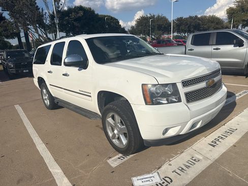 Used 2014 Chevrolet Suburban LTZ image 7