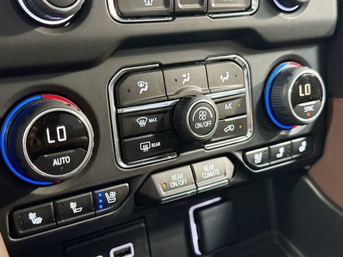 Used 2023 Chevrolet Tahoe High Country AWD/4WD image 17