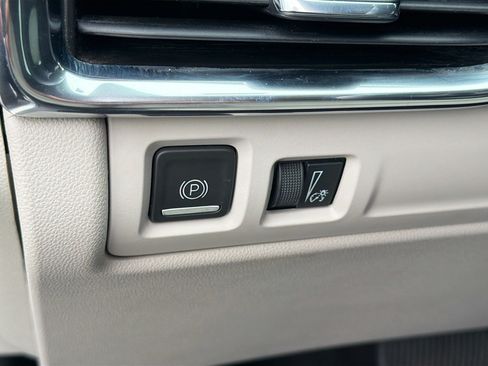 Used 2023 Cadillac XT4 Premium Luxury FWD image 10