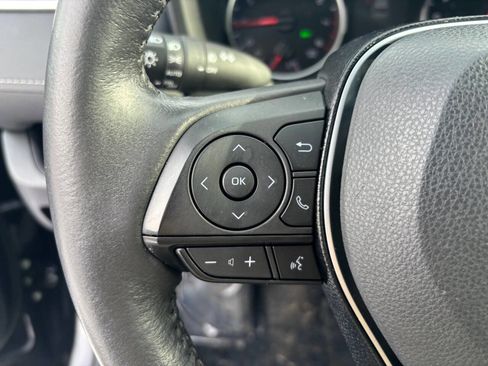 Used 2021 Toyota RAV4 XLE image 13