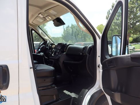 Used 2024 RAM ProMaster 2500 w/ Convenience Group FWD image 27