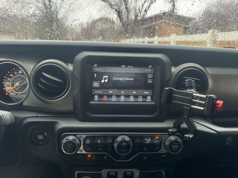 Used 2019 Jeep Wrangler Sport image 38