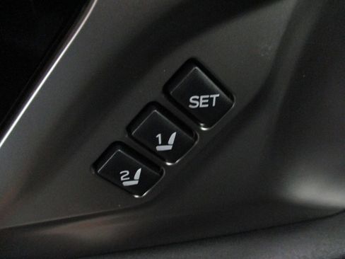 Used 2021 Subaru Outback Limited image 16