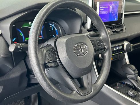 Used 2025 Toyota RAV4 LE AWD/4WD image 17