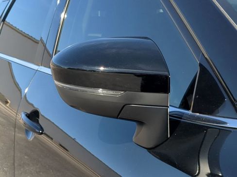 Certified 2025 Nissan Pathfinder Platinum FWD image 12