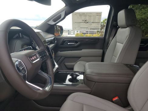 New 2026 GMC Yukon Elevation image 17