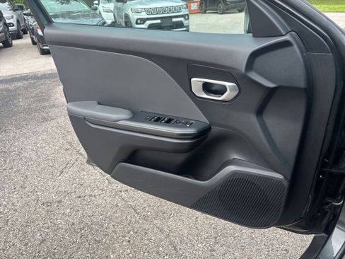 Used 2025 Kia K4 LXS FWD image 18