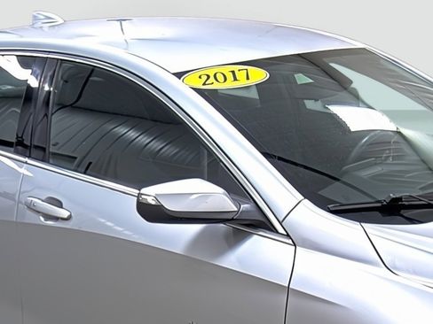 Used 2017 Chevrolet Malibu LT FWD image 15