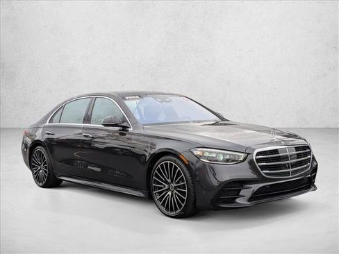 Used 2022 Mercedes-Benz S 500 4MATIC image 3