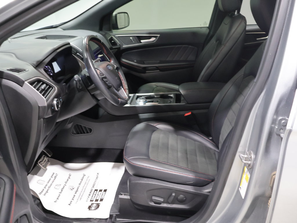 Used 2024 Ford Edge ST-Line w/ Class II Trailer Tow Package AWD/4WD image 11
