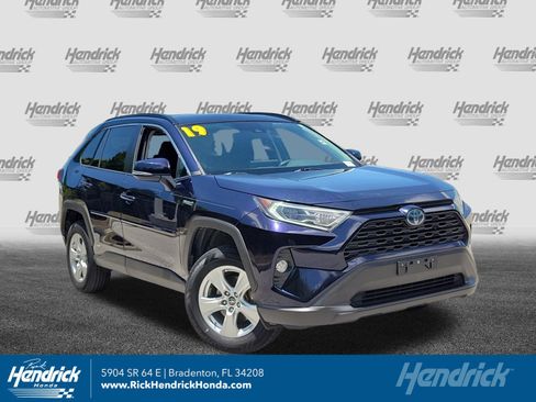 Used 2019 Toyota RAV4 XLE w/ Carpet Mat Package AWD/4WD image 1