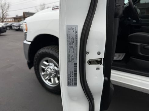 Used 2021 RAM 2500 Big Horn image 34