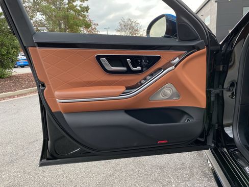 Used 2022 Mercedes-Benz S 580 S 580 image 24