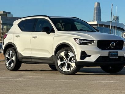 Certified 2025 Volvo XC40 B5 Plus w/ Protection Package Premier