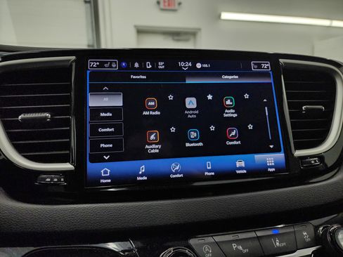 Used 2024 Chrysler Pacifica Touring-L FWD image 50