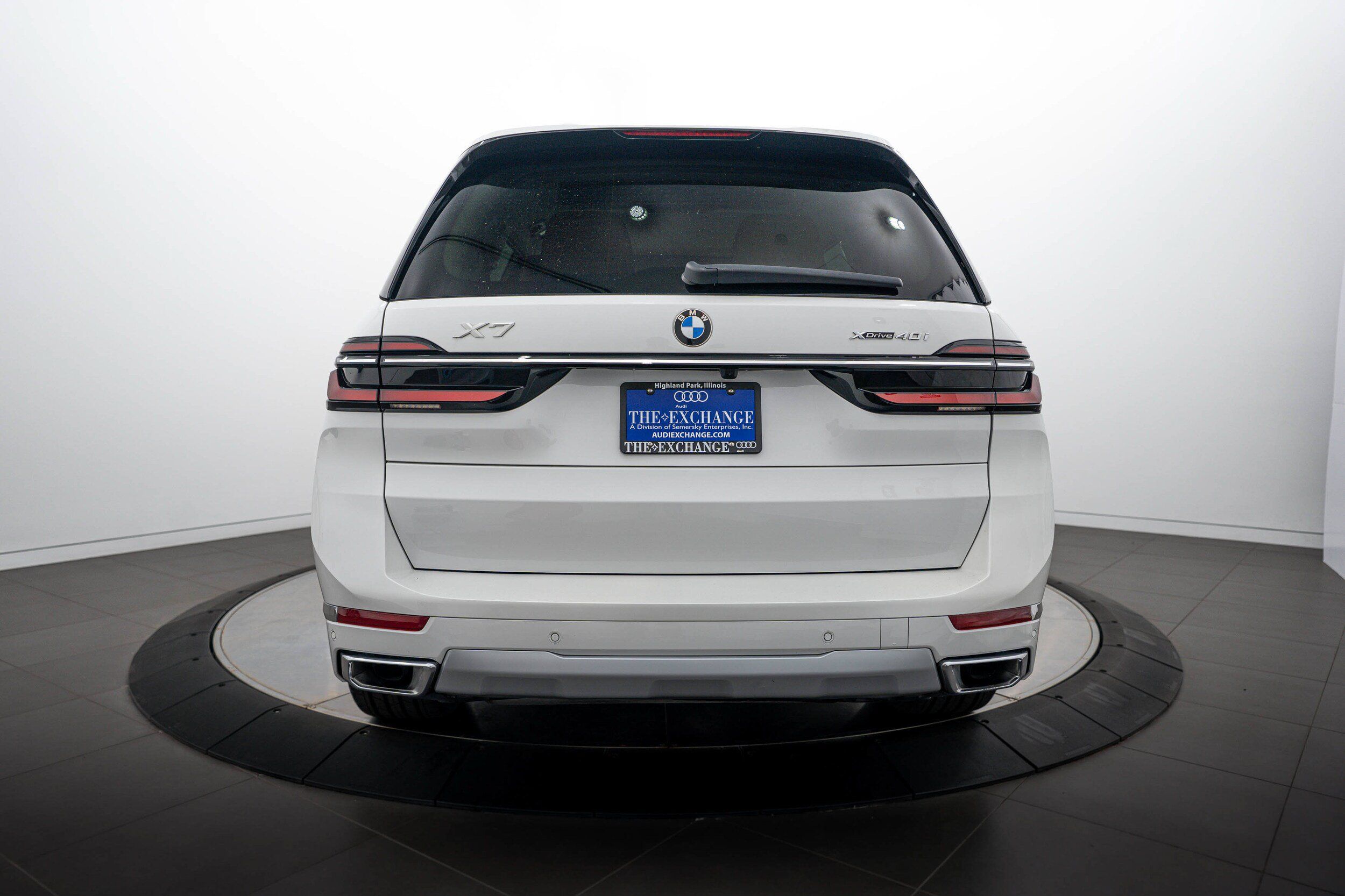 Used 2023 BMW X7 xDrive40i w/ Parking Assistance Package AWD/4WD image 22