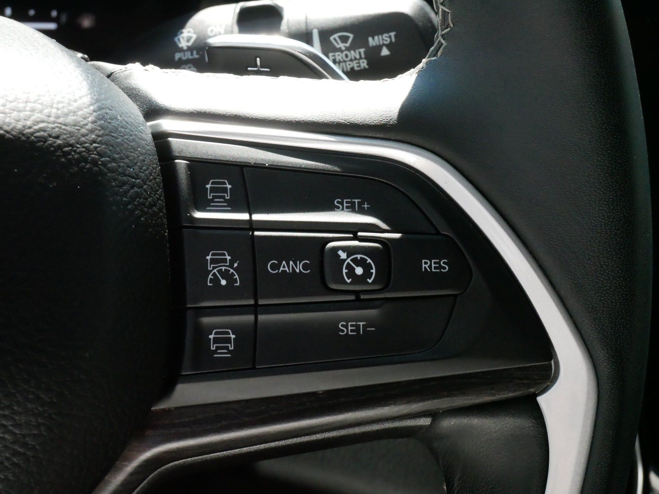 Used 2022 Jeep Grand Cherokee L Limited AWD/4WD image 25