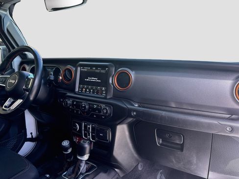 Used 2021 Jeep Gladiator Mojave AWD/4WD image 32