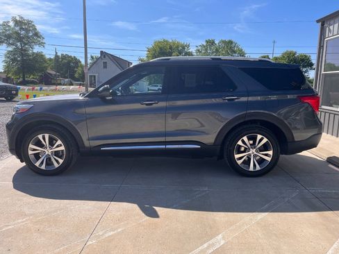 Used 2020 Ford Explorer Platinum w/ Premium Technology Package AWD/4WD image 12