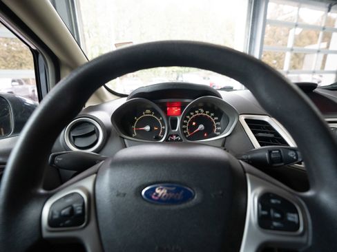 Used 2012 Ford Fiesta SE image 15
