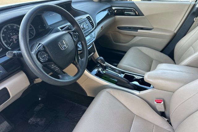 Used 2017 Honda Accord LX image 11
