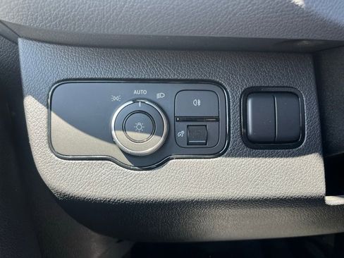 Used 2025 Mercedes-Benz Sprinter 2500 image 24