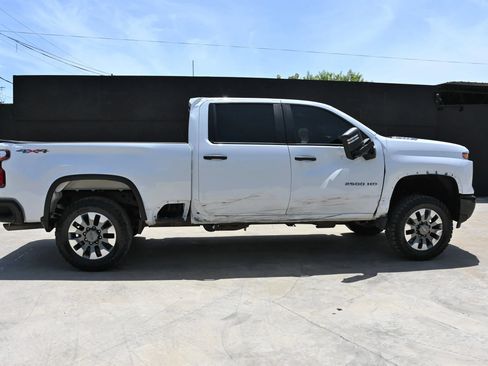 Used 2024 Chevrolet Silverado 2500 Custom w/ Custom Value Package AWD/4WD image 7