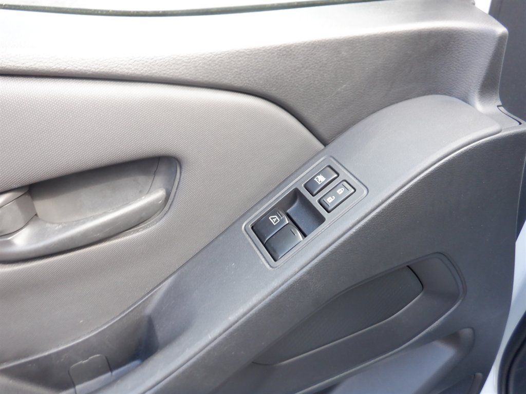 Used 2024 Nissan Frontier S w/ Technology Package RWD image 11