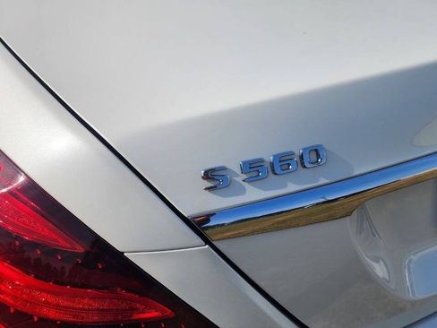 Used 2018 Mercedes-Benz S 560 Sedan image 21