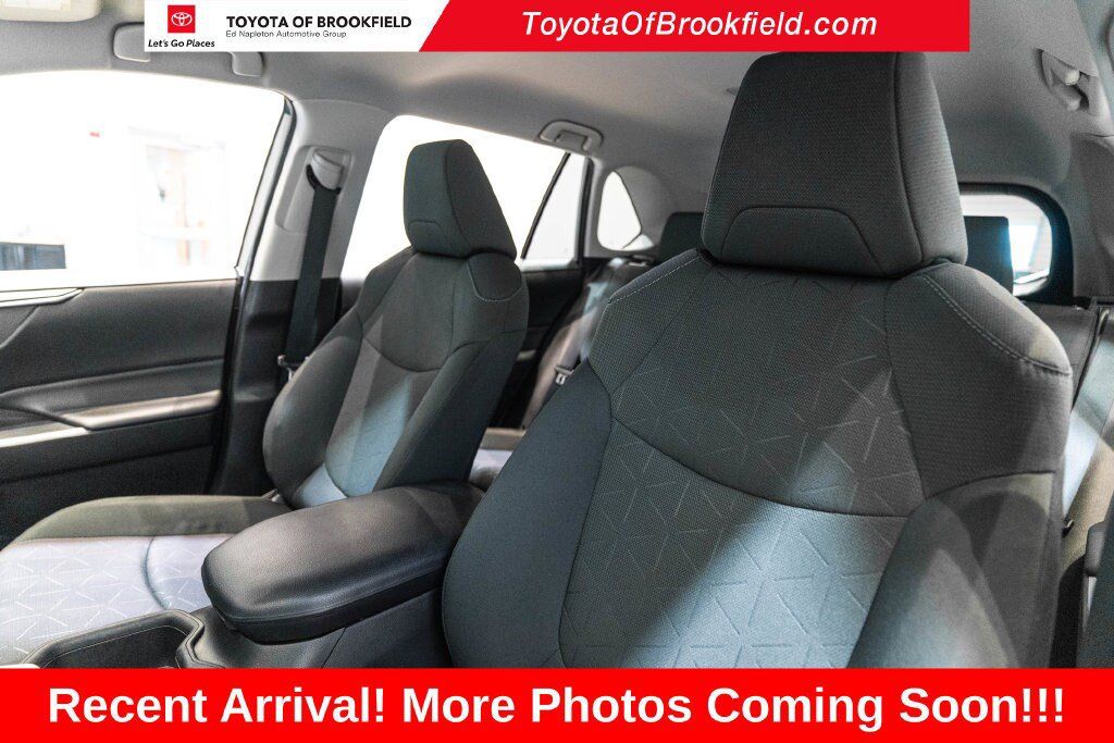 Certified 2023 Toyota RAV4 XLE AWD/4WD image 5